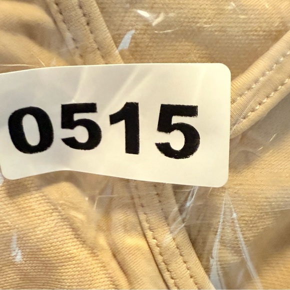 SKIMS Tan Wireless Bra Intimates & Sleepwear - Picture 4 of 4